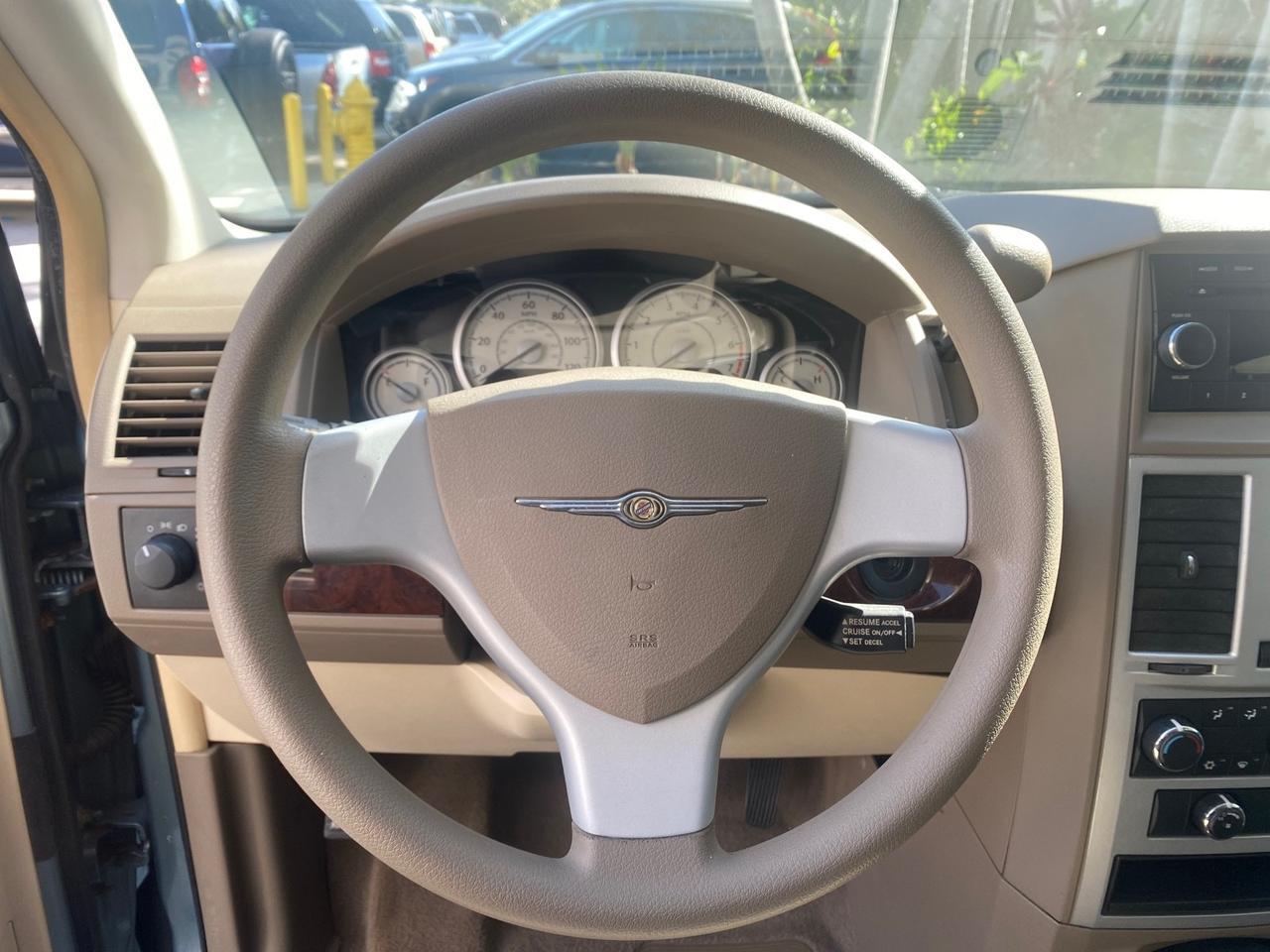 2010 Chrysler Town & Country LXI LOW MILES 77705 FL Pompano Beach FL