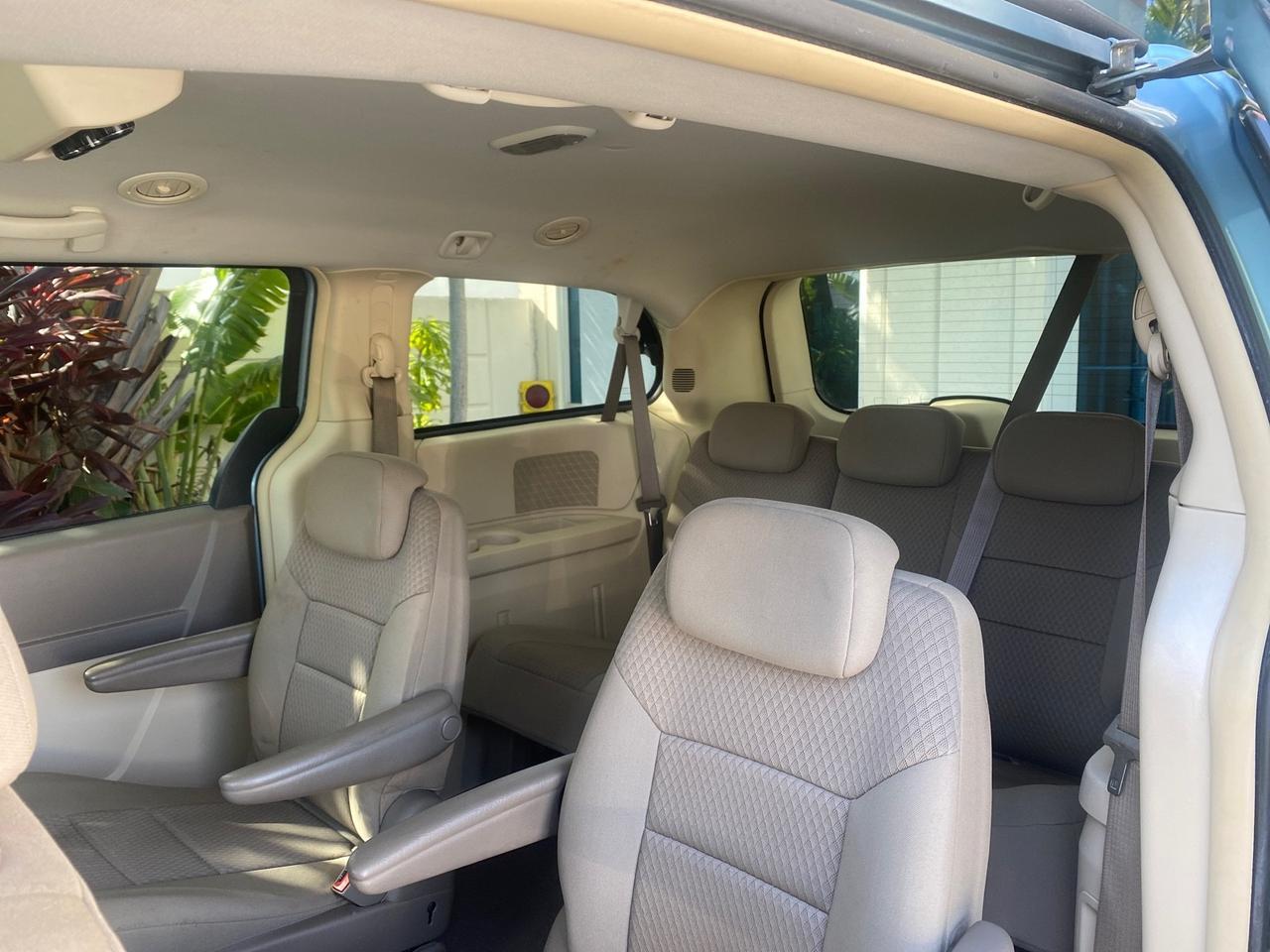 2010 Chrysler Town & Country LXI LOW MILES 77705 FL Pompano Beach FL