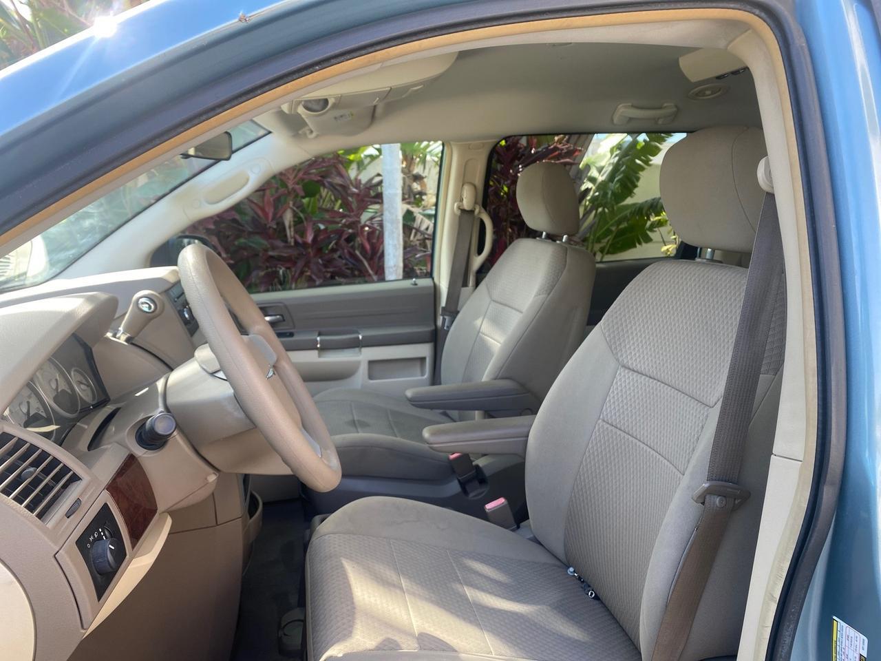 2010 Chrysler Town & Country LXI LOW MILES 77705 FL Pompano Beach FL