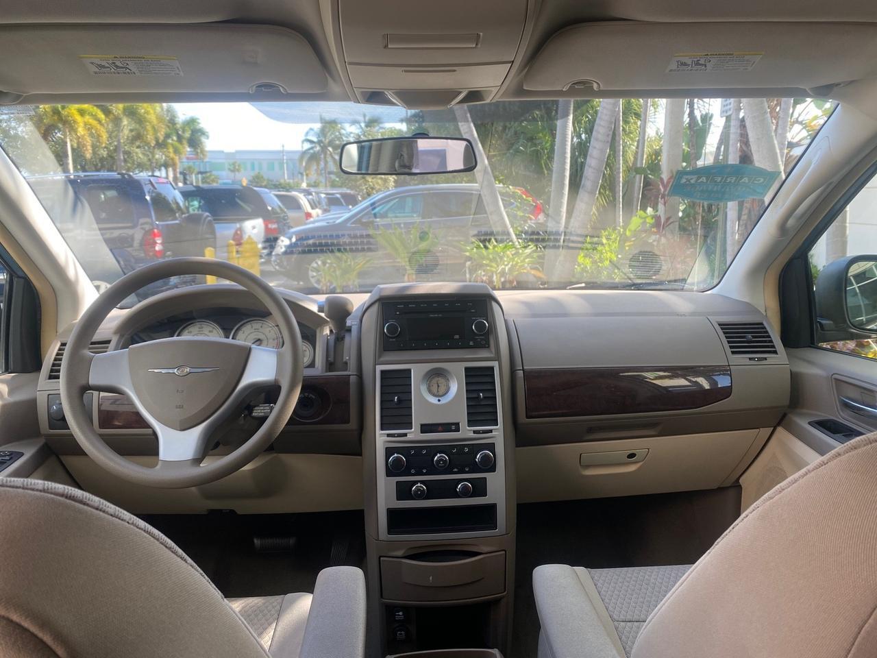 2010 Chrysler Town & Country LXI LOW MILES 77705 FL Pompano Beach FL