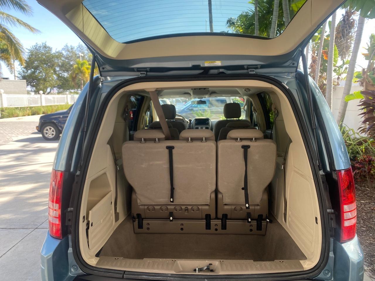 2010 Chrysler Town & Country LXI LOW MILES 77705 FL Pompano Beach FL