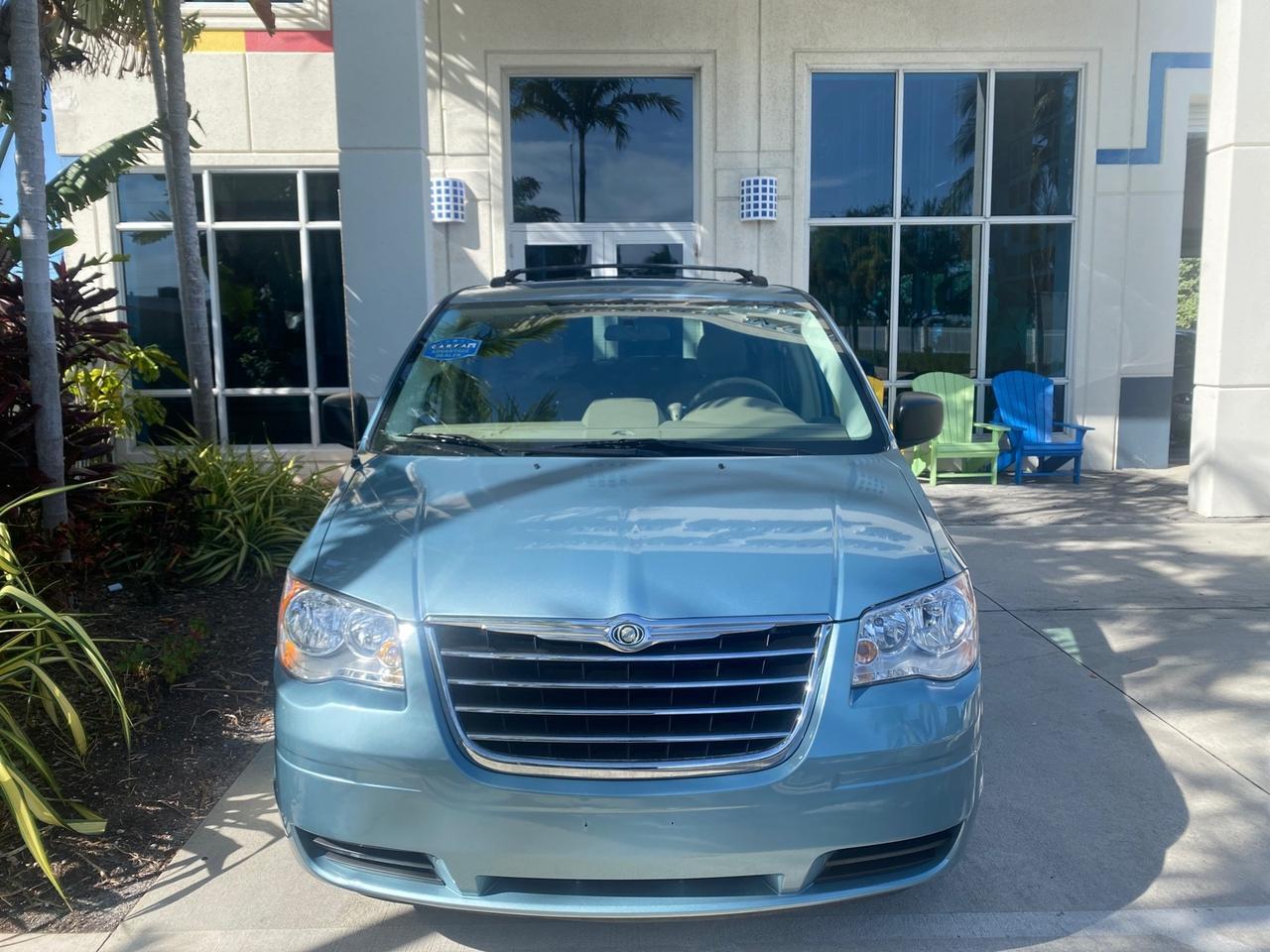 2010 Chrysler Town & Country LXI LOW MILES 77705 FL Pompano Beach FL