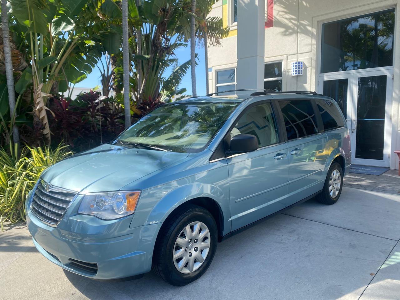 2010 Chrysler Town & Country LXI LOW MILES 77705 FL Pompano Beach FL