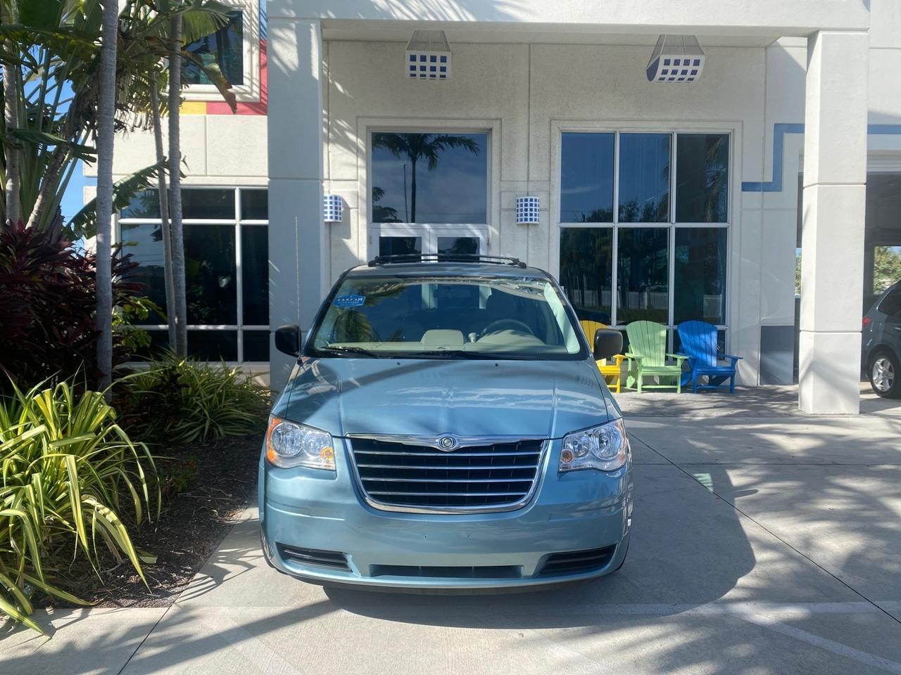 2010 Chrysler Town & Country LXI LOW MILES 77705 FL Pompano Beach FL