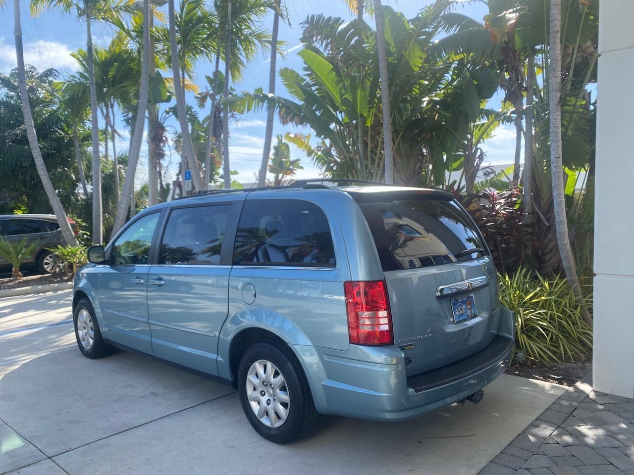 2010 Chrysler Town & Country LXI LOW MILES 77705 FL Pompano Beach FL
