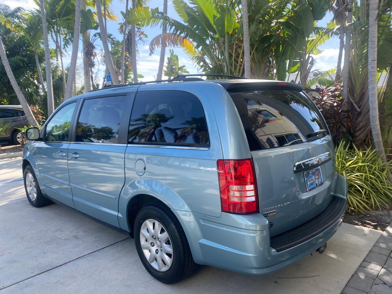 2010 Chrysler Town & Country LXI LOW MILES 77705 FL Pompano Beach FL