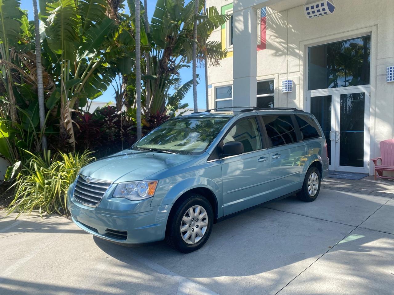 2010 Chrysler Town & Country LXI LOW MILES 77705 FL Pompano Beach FL