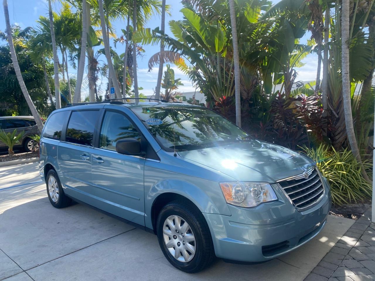 2010 Chrysler Town & Country LXI LOW MILES 77705 FL Pompano Beach FL