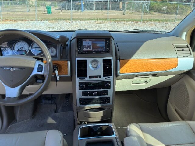 2010 Chrysler Town & Country Limited Hattiesburg MS