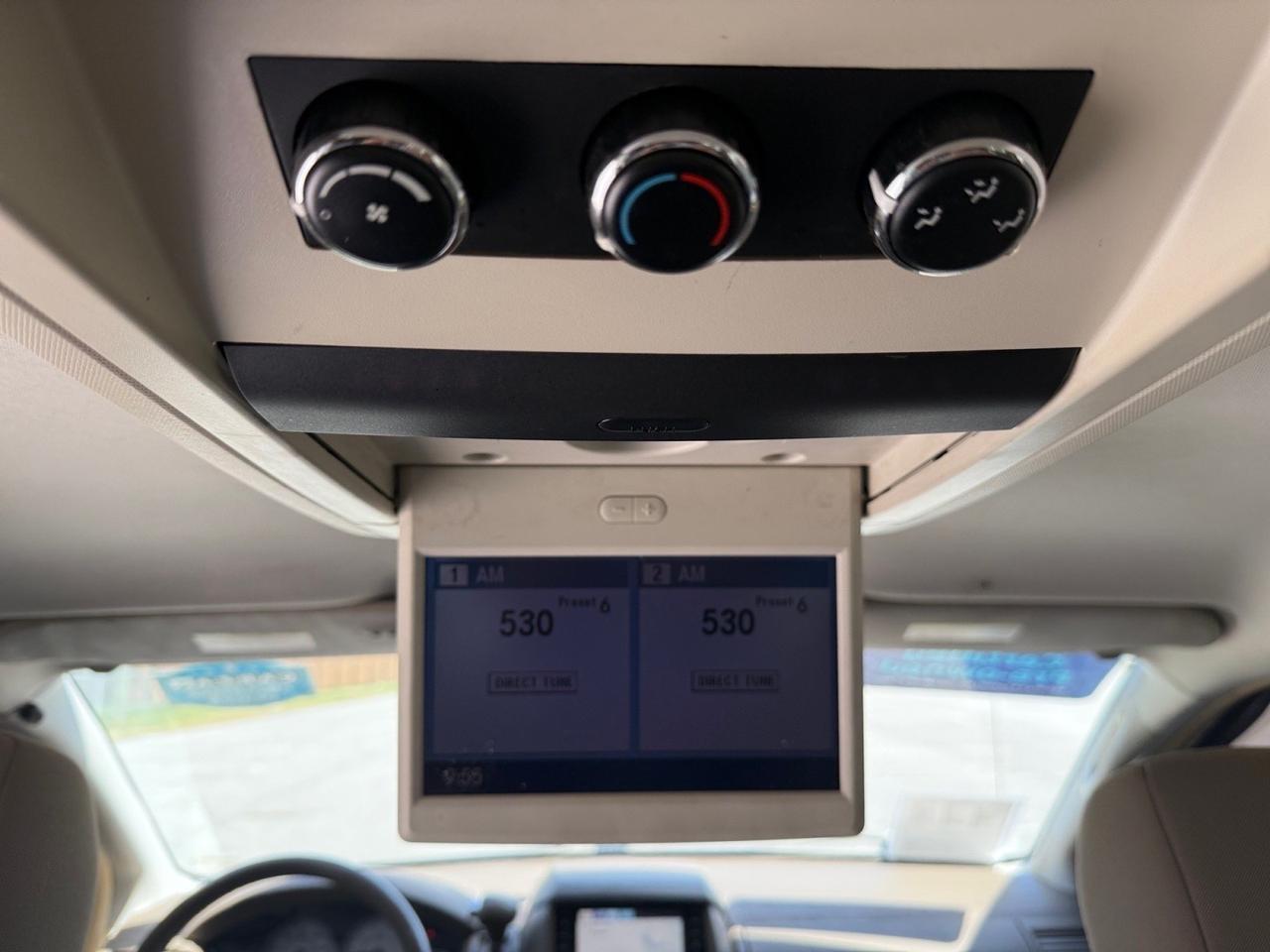 2010 Chrysler Town & Country Touring, DVD ENTERTAINMENT, TOW PACKAGE, POWER LIFTGATE, BACKUP CAMERA, POWER MIRRORS, ALL WEATHER FLOOR MATS, AUX, CLEAN CARFAX, LOW MILES! Norfolk VA