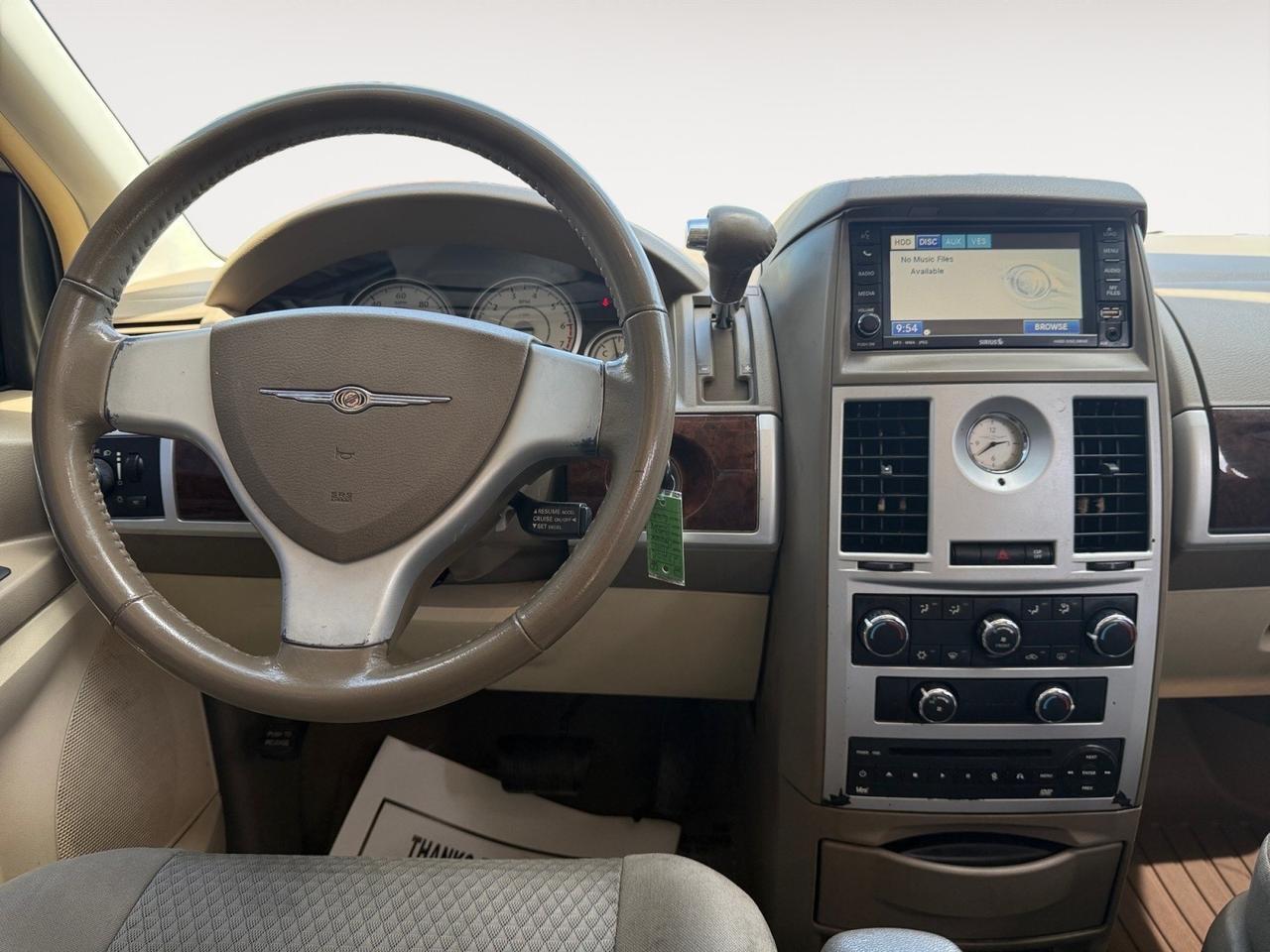 2010 Chrysler Town & Country Touring, DVD ENTERTAINMENT, TOW PACKAGE, POWER LIFTGATE, BACKUP CAMERA, POWER MIRRORS, ALL WEATHER FLOOR MATS, AUX, CLEAN CARFAX, LOW MILES!