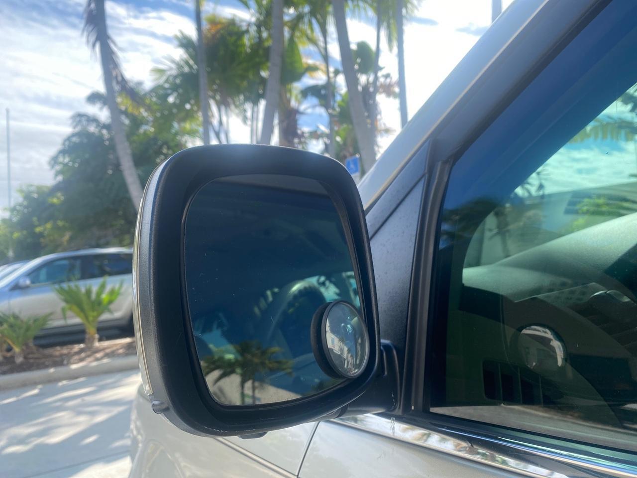 2010 Chrysler Town & Country Touring LOW MILES 33,692 1 OWNER Pompano Beach FL