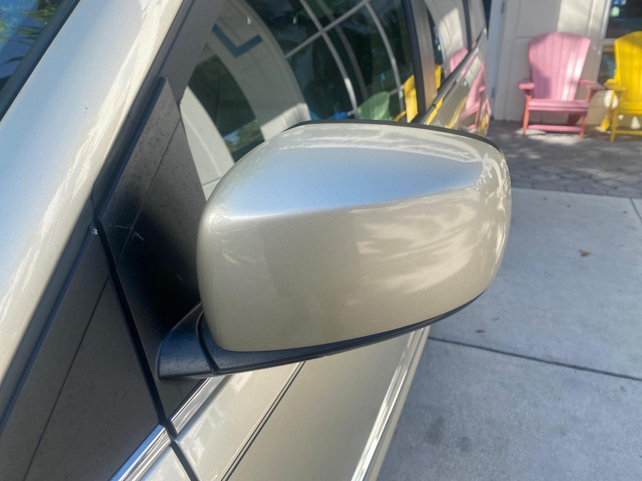 2010 Chrysler Town & Country Touring LOW MILES 33,692 1 OWNER Pompano Beach FL