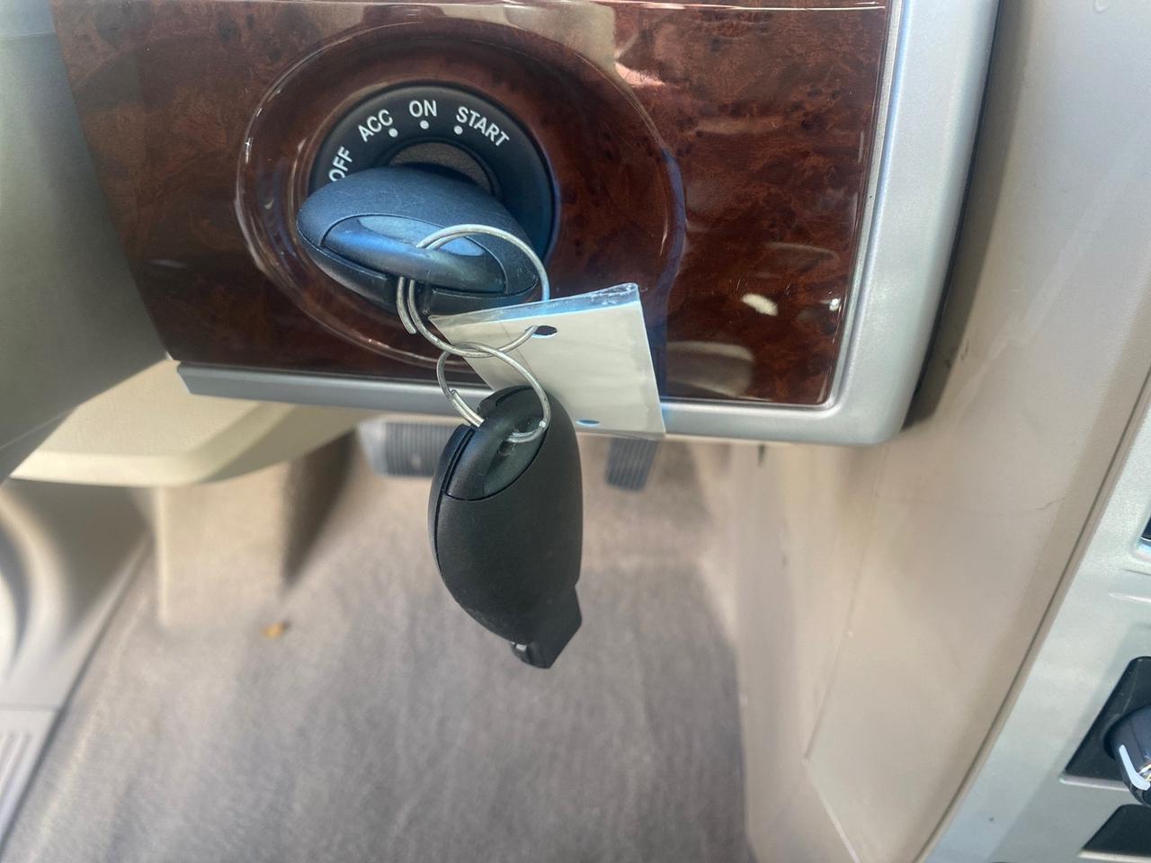 2010 Chrysler Town & Country Touring LOW MILES 33,692 1 OWNER Pompano Beach FL