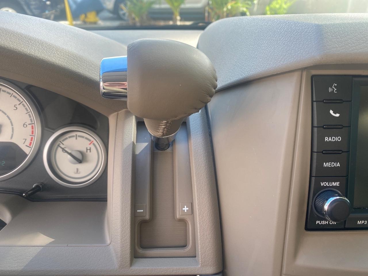 2010 Chrysler Town & Country Touring LOW MILES 33,692 1 OWNER Pompano Beach FL