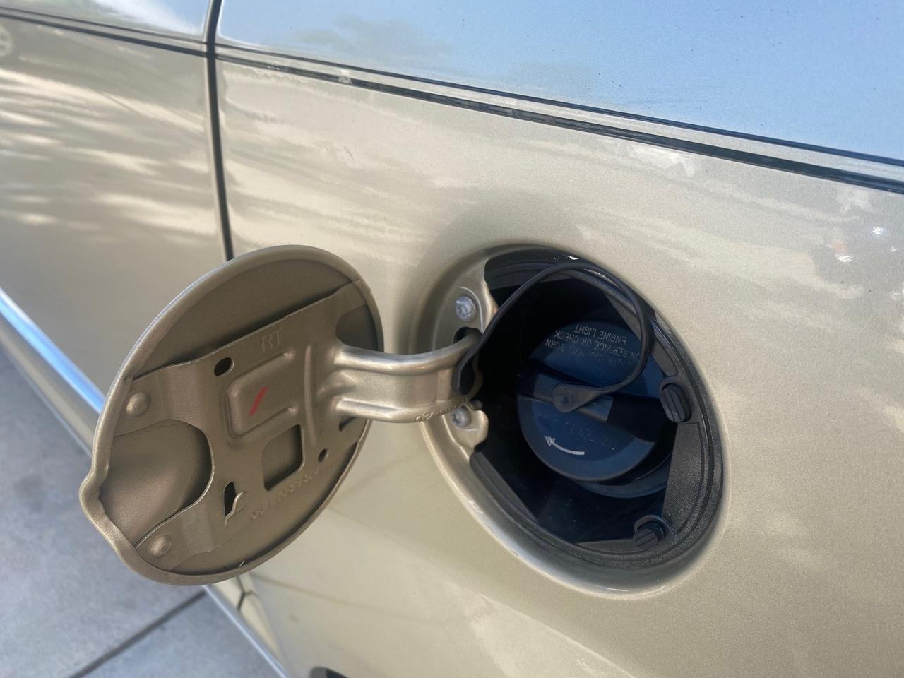 2010 Chrysler Town & Country Touring LOW MILES 33,692 1 OWNER Pompano Beach FL