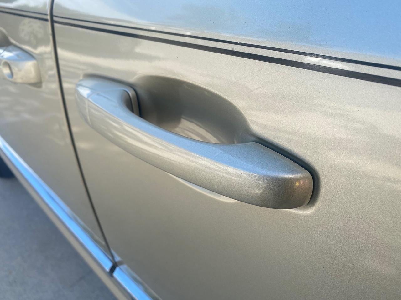 2010 Chrysler Town & Country Touring LOW MILES 33,692 1 OWNER Pompano Beach FL