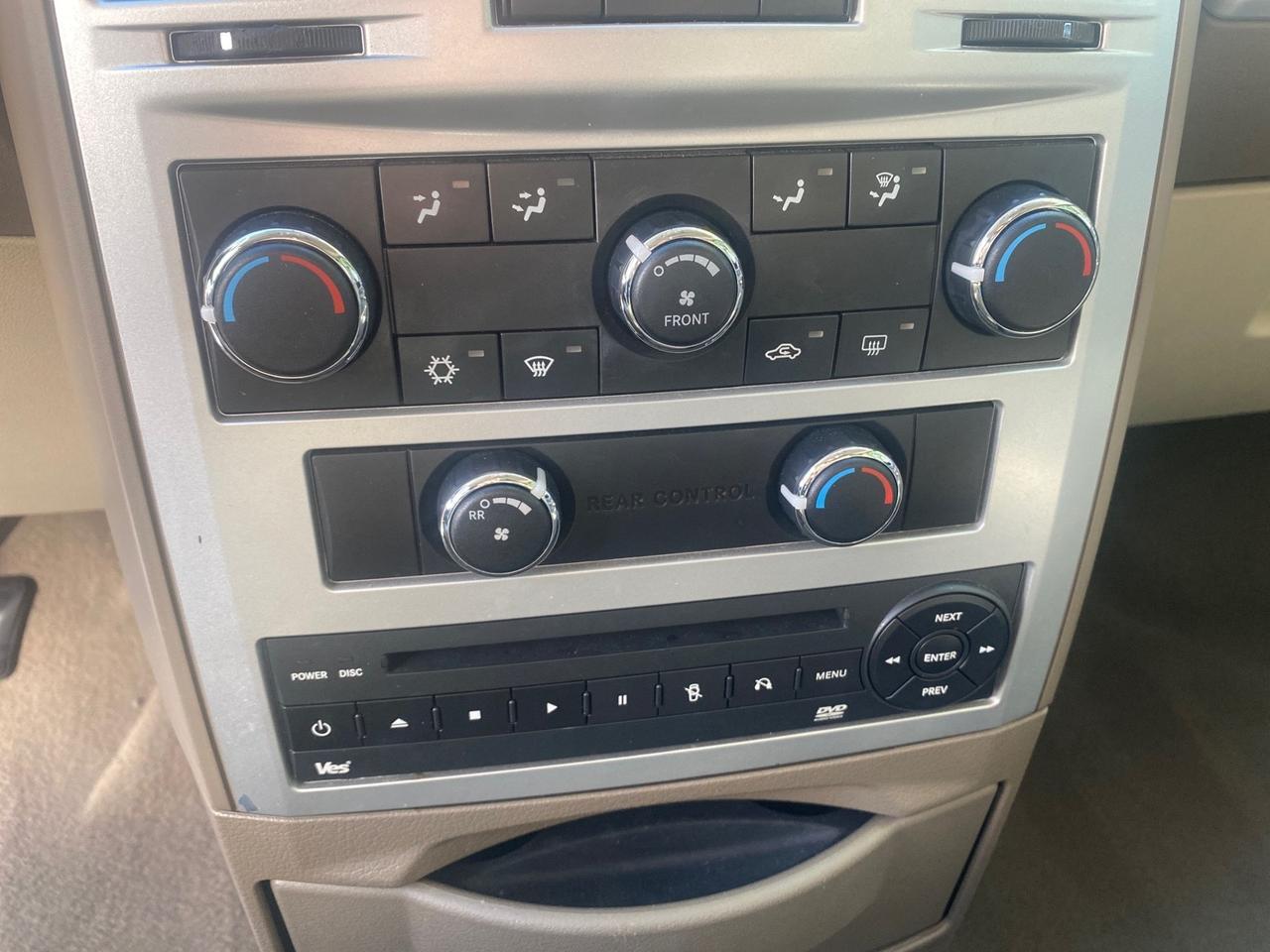 2010 Chrysler Town & Country Touring LOW MILES 33,692 1 OWNER Pompano Beach FL