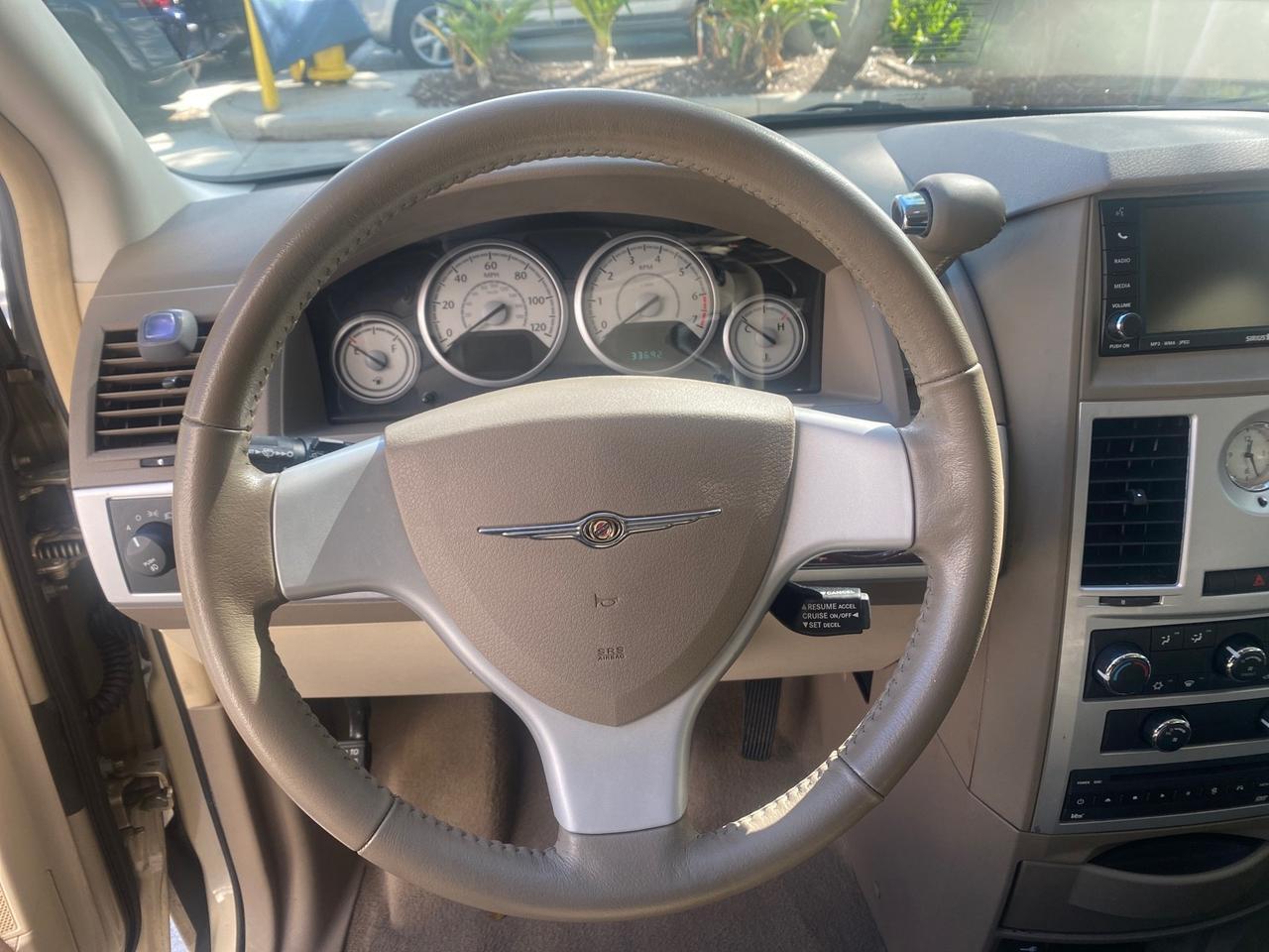 2010 Chrysler Town & Country Touring LOW MILES 33,692 1 OWNER Pompano Beach FL