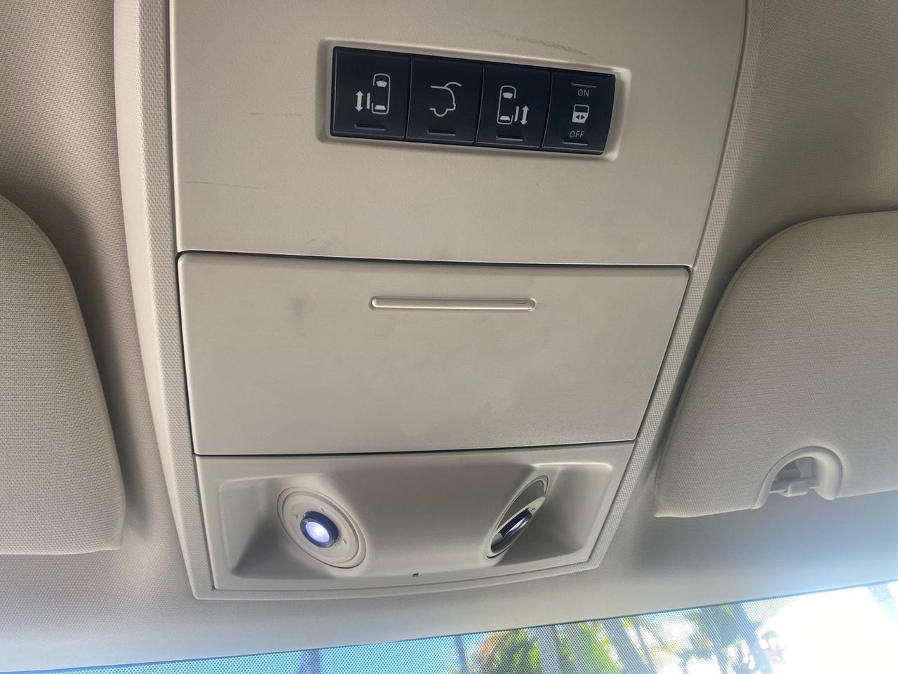 2010 Chrysler Town & Country Touring LOW MILES 33,692 1 OWNER Pompano Beach FL