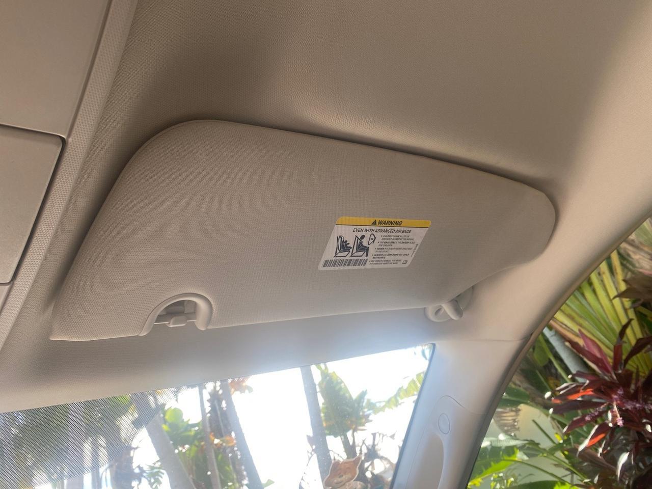 2010 Chrysler Town & Country Touring LOW MILES 33,692 1 OWNER Pompano Beach FL