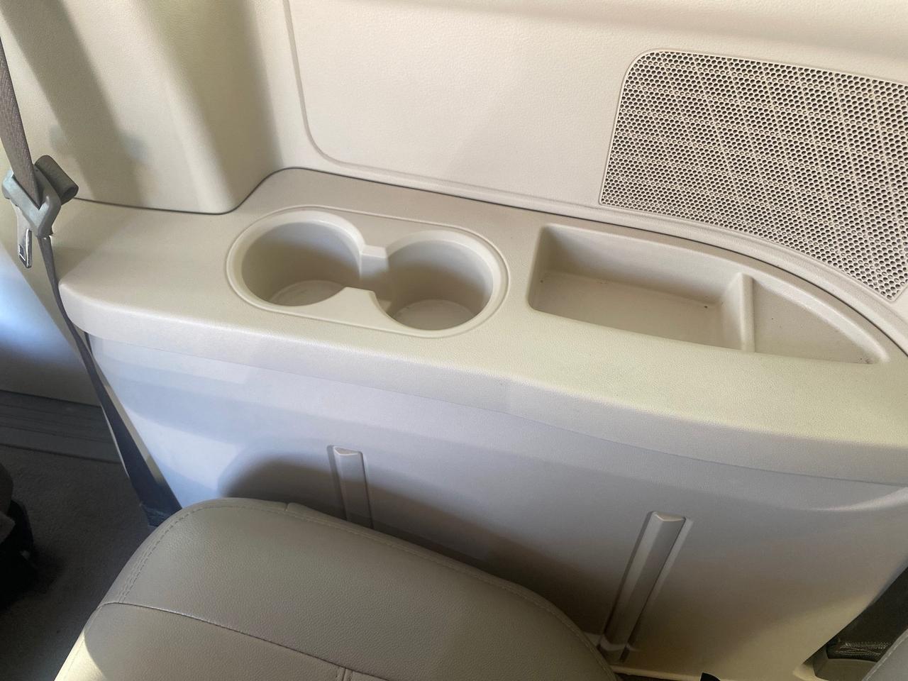 2010 Chrysler Town & Country Touring LOW MILES 33,692 1 OWNER Pompano Beach FL