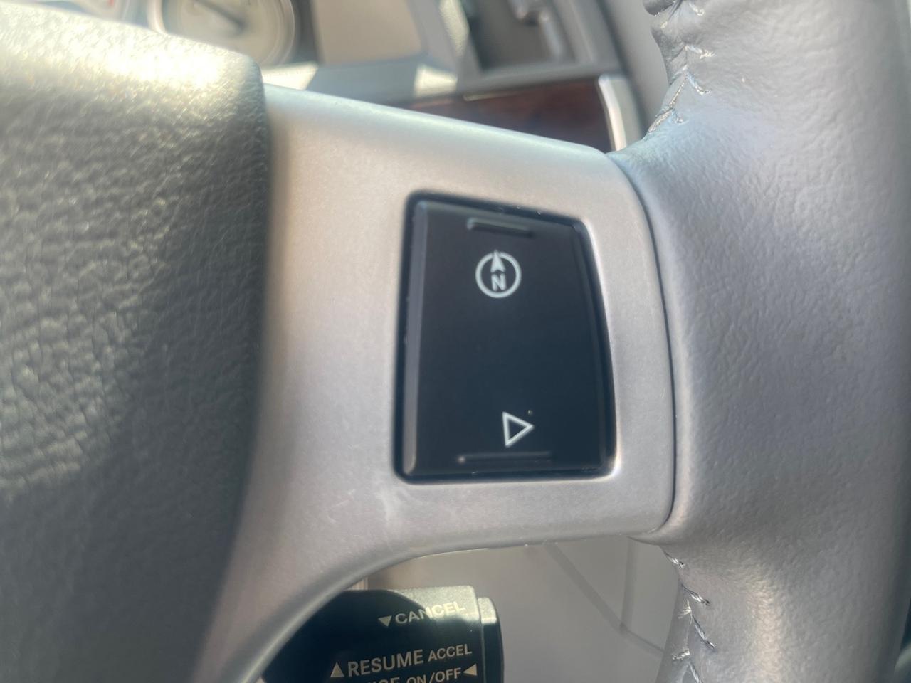 2010 Chrysler Town & Country Touring LOW MILES 37,217 1 OWNER Pompano Beach FL