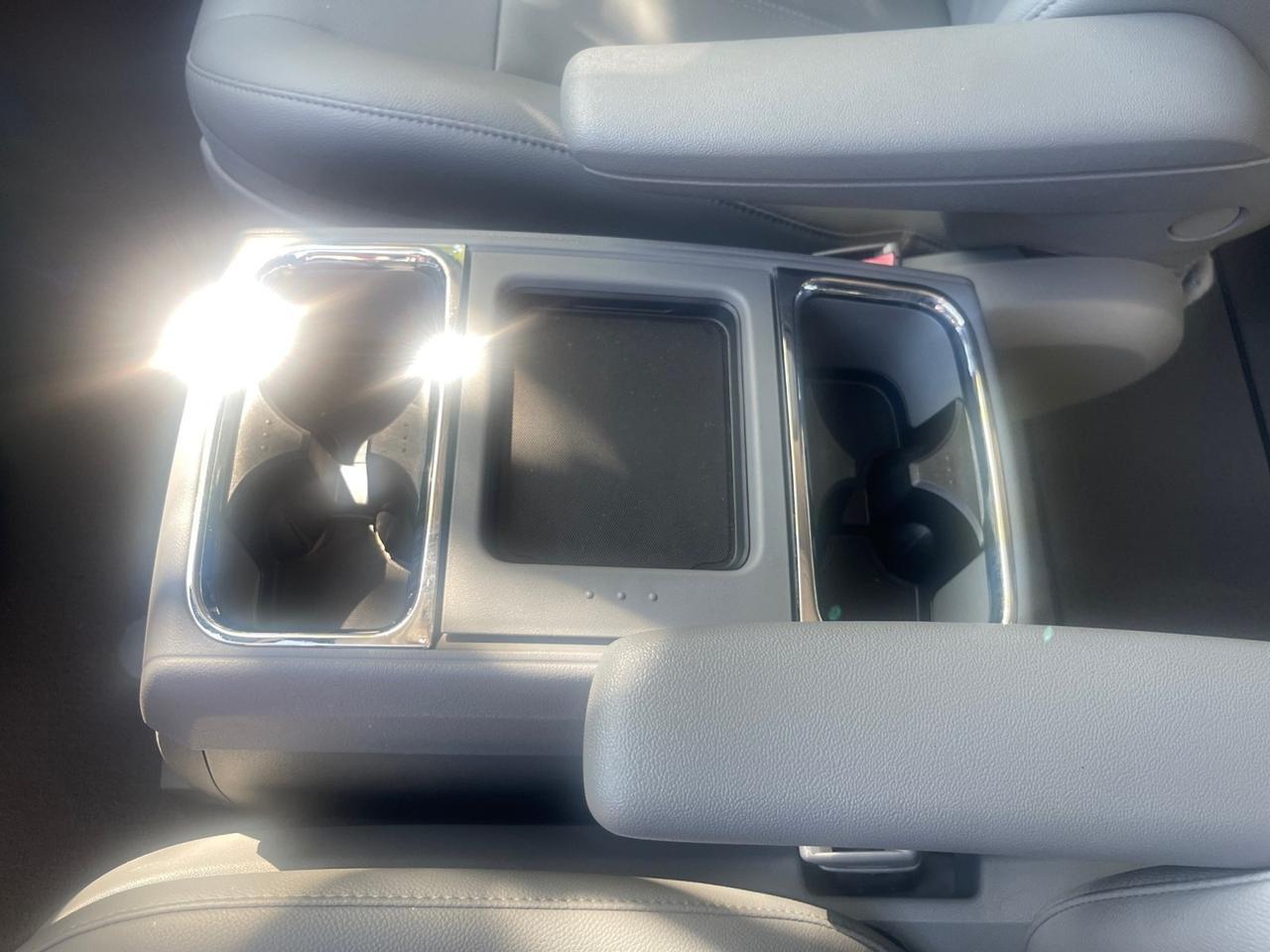 2010 Chrysler Town & Country Touring LOW MILES 37,217 1 OWNER Pompano Beach FL
