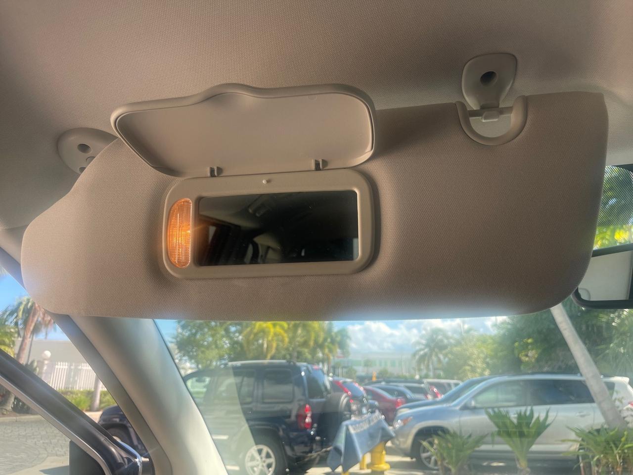 2010 Chrysler Town & Country Touring LOW MILES 37,217 1 OWNER Pompano Beach FL