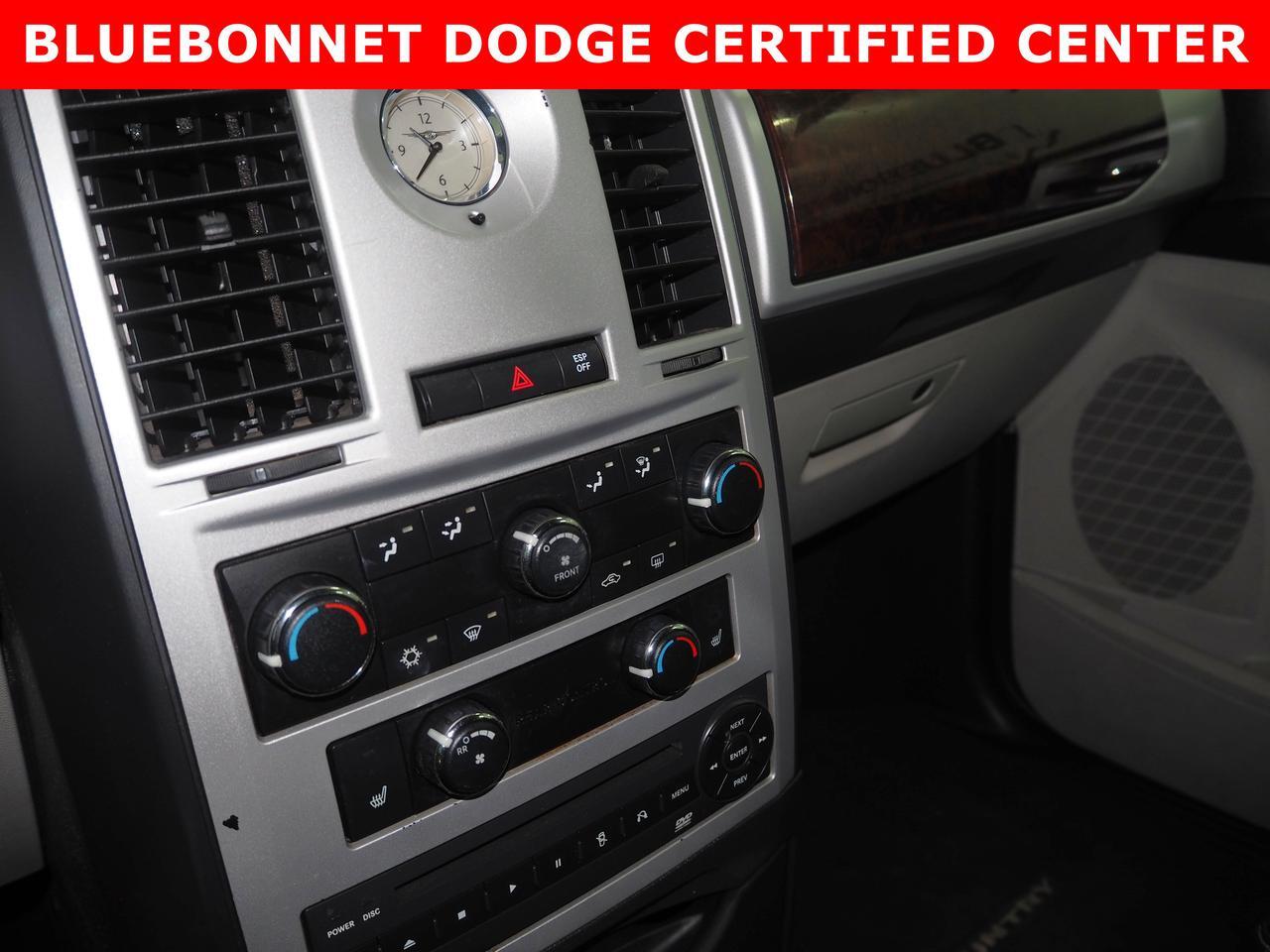 2010 Chrysler Town & Country Touring Plus New Braunfels TX