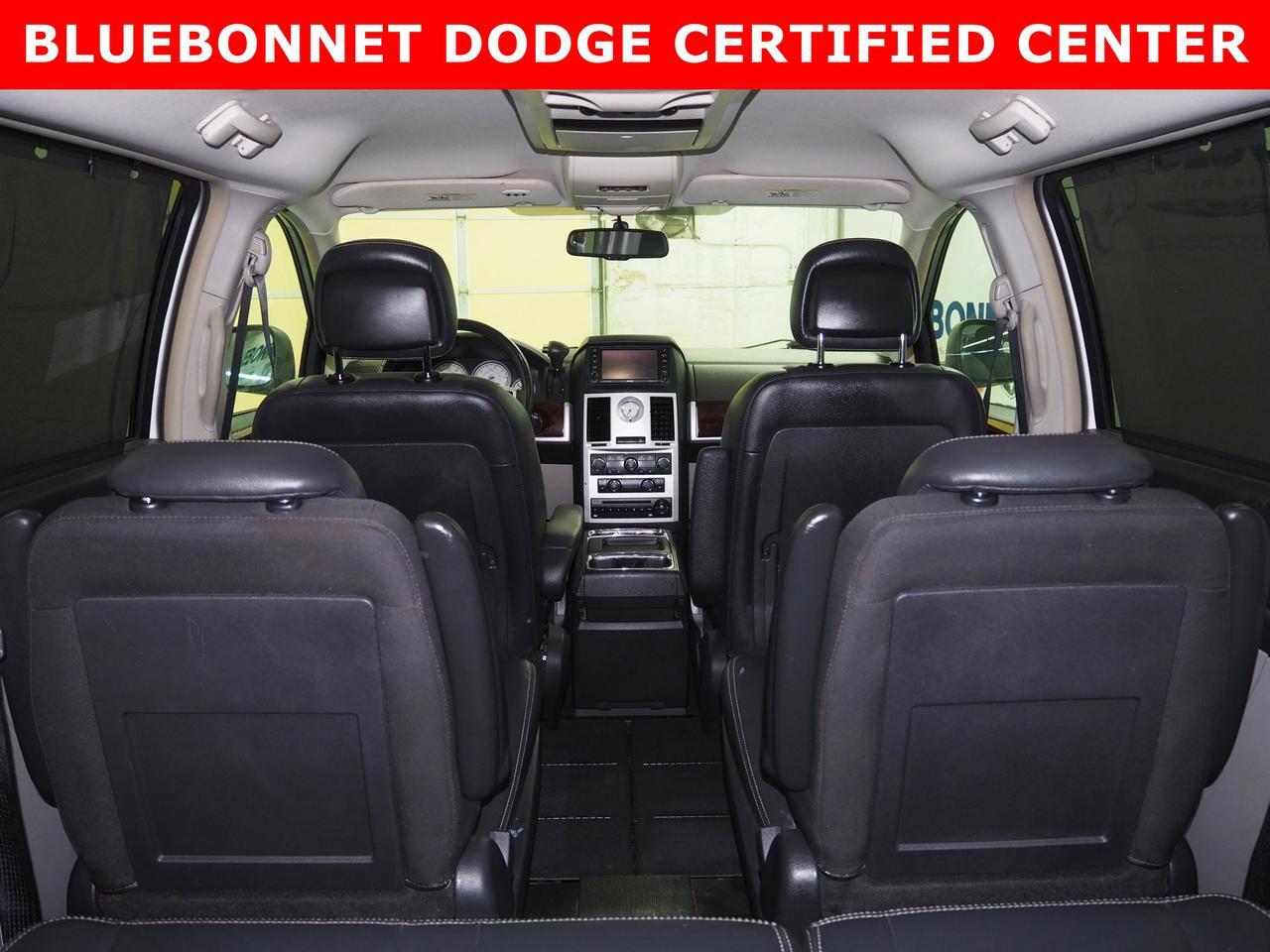 2010 Chrysler Town & Country Touring Plus New Braunfels TX