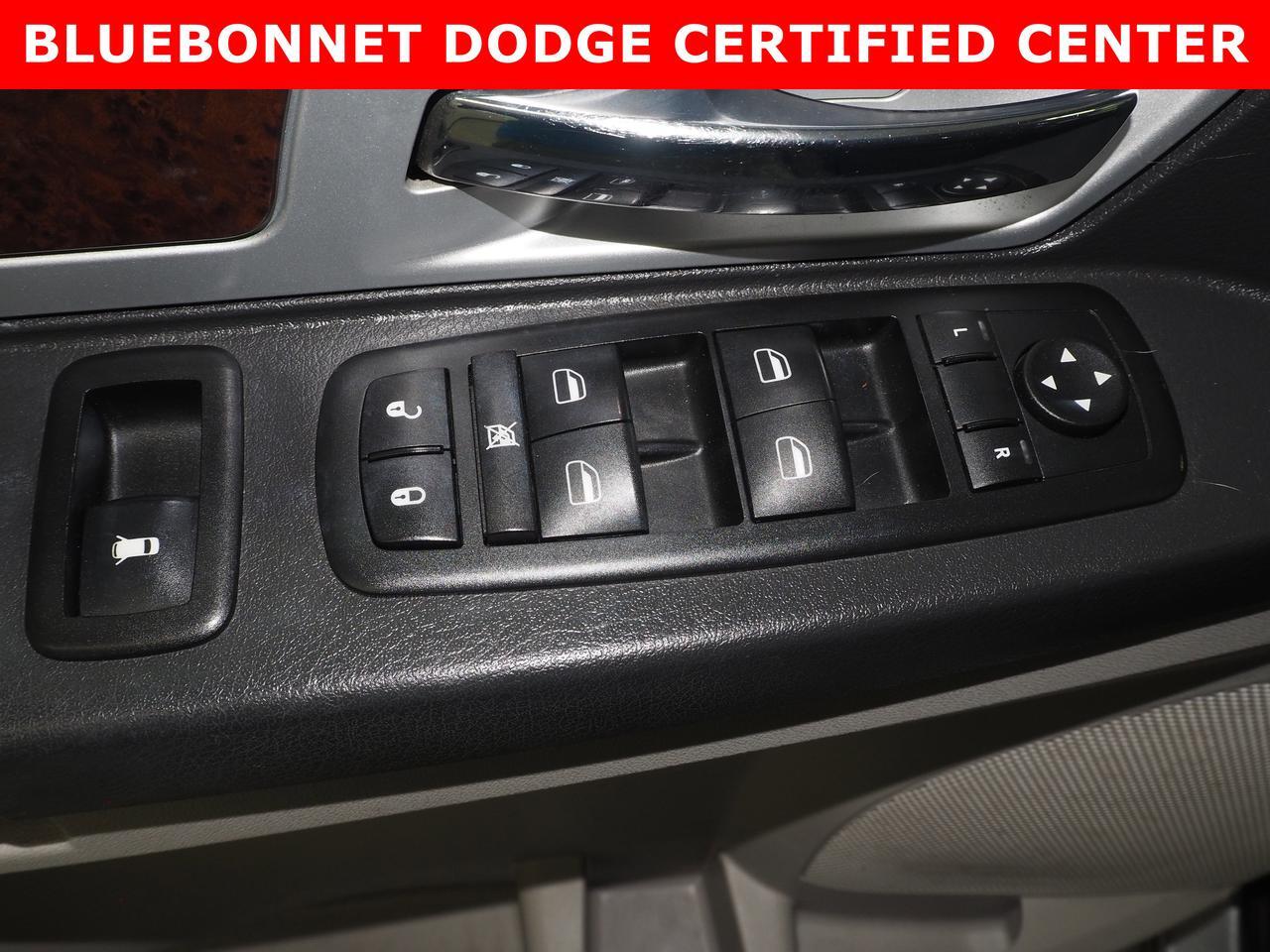 2010 Chrysler Town & Country Touring Plus New Braunfels TX