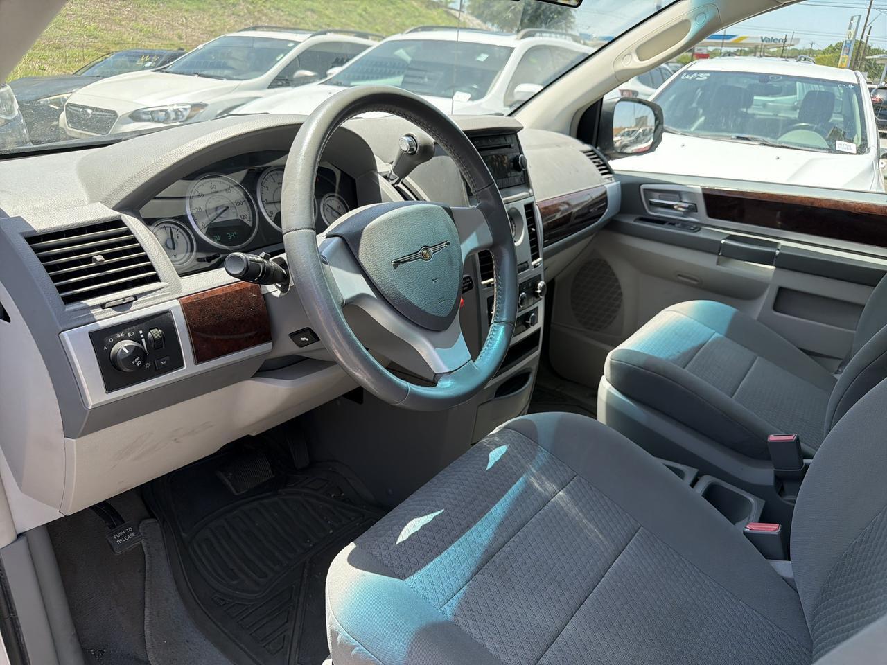 2010 Chrysler Town & Country Touring San Antonio TX