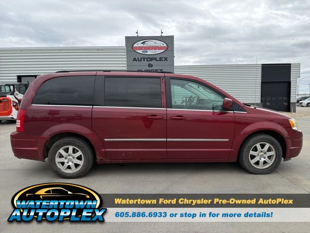 2010 Chrysler Town &amp; Country Touring
