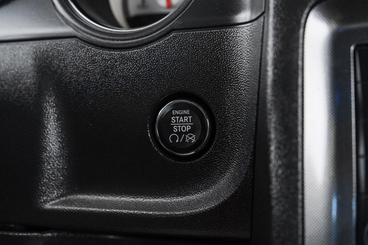 2010 Dodge Challenger R/T 5.7L HEMI AUTOMATIC NAVIGATION SUNROOF LEATHER HEATED SEATS Carrollton TX