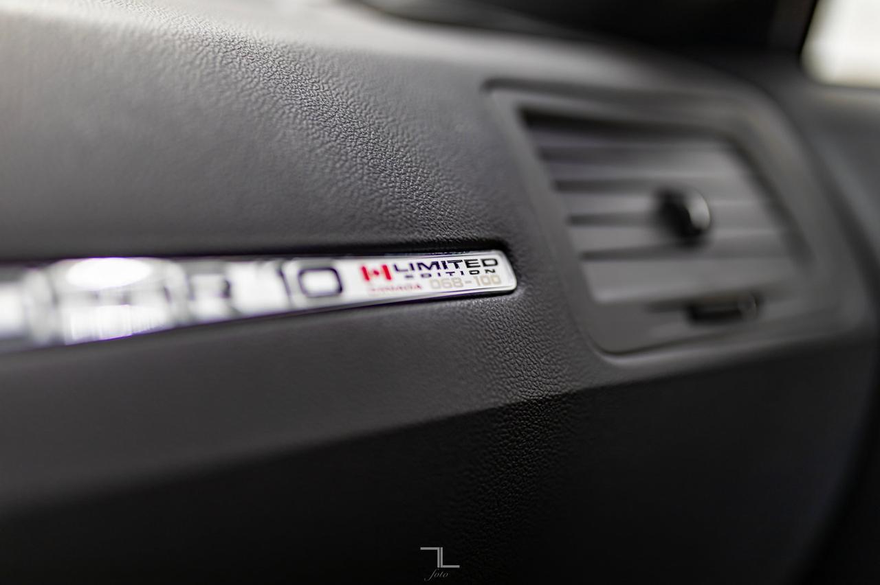 2010 Dodge Challenger R/T Mopar Edition Manual 68/100 Leather Roof Nav Red Deer AB