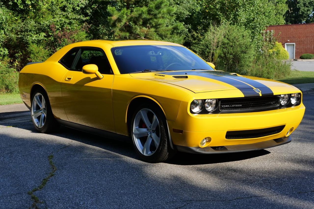 2010 Dodge Challenger SRT8 / Manual / Option Group II / 6.1L V8 High Point NC