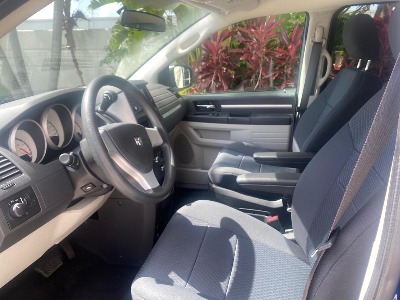 2010 Dodge Grand Caravan SE LOW MILES 38,027 1 OWNER Pompano Beach FL