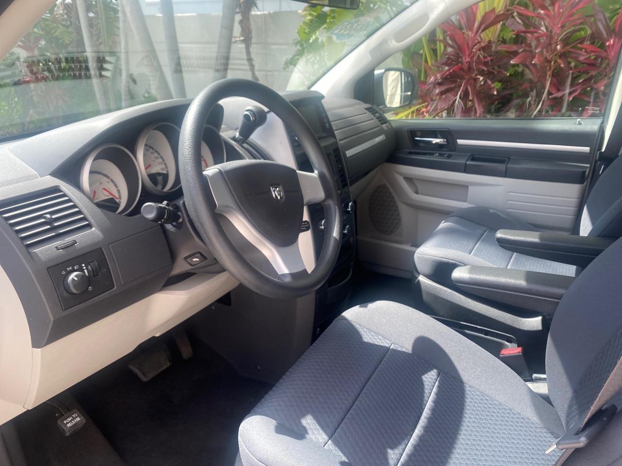 2010 Dodge Grand Caravan SE LOW MILES 38,027 1 OWNER Pompano Beach FL