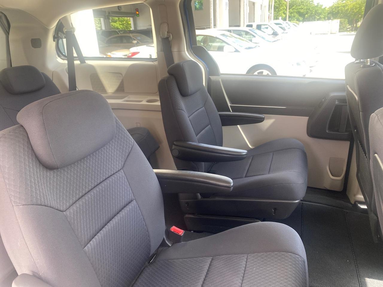 2010 Dodge Grand Caravan SE LOW MILES 38,027 1 OWNER Pompano Beach FL