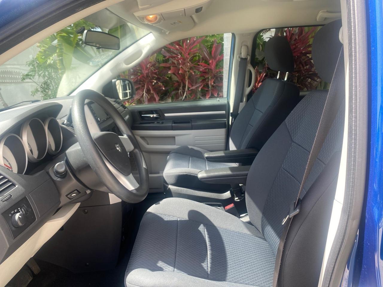 2010 Dodge Grand Caravan SE LOW MILES 38,027 1 OWNER Pompano Beach FL