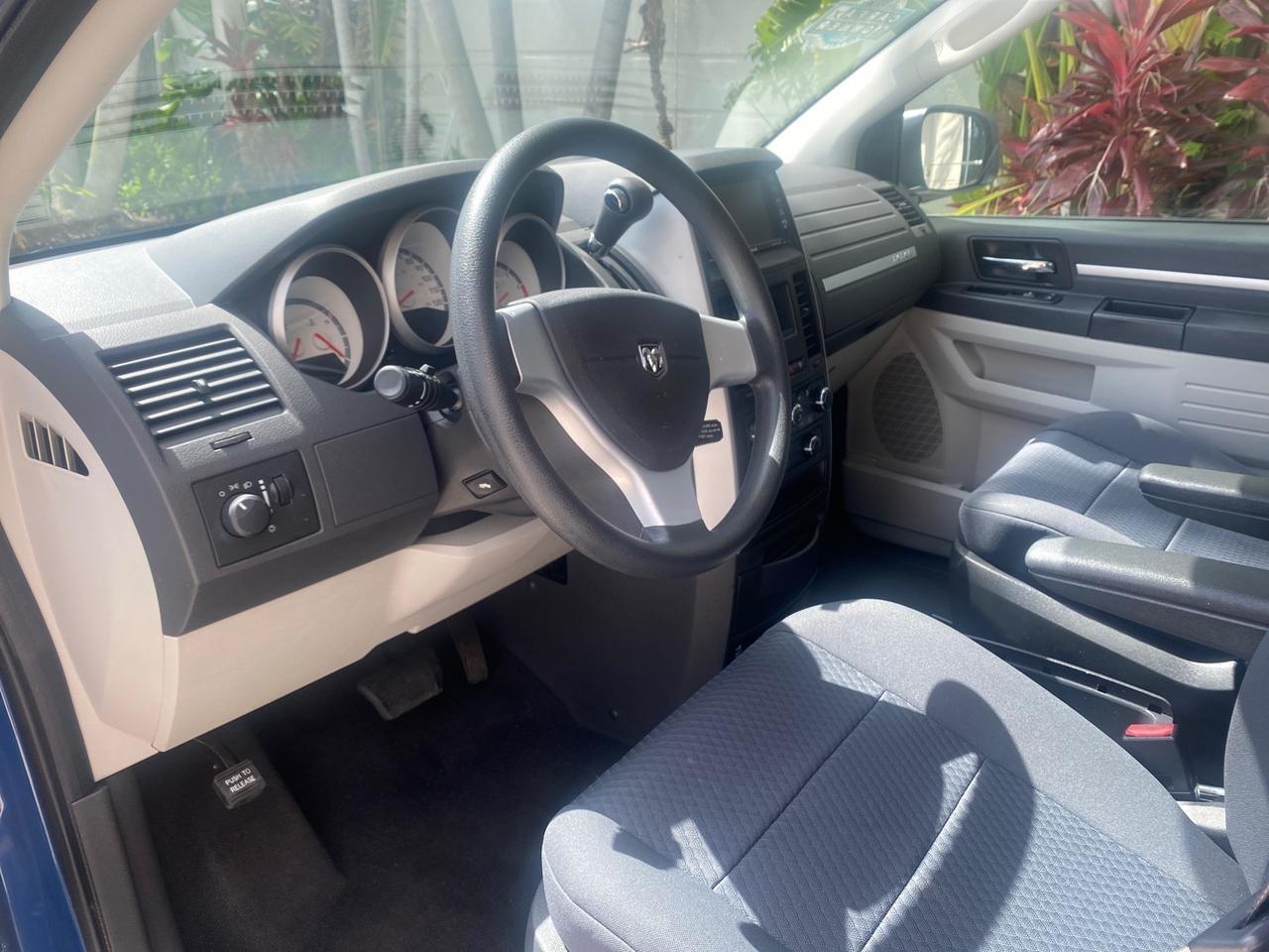 2010 Dodge Grand Caravan SE LOW MILES 38,027 1 OWNER Pompano Beach FL