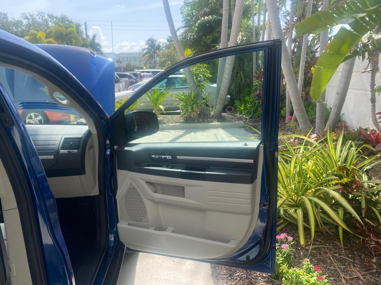 2010 Dodge Grand Caravan SE LOW MILES 38,027 1 OWNER Pompano Beach FL