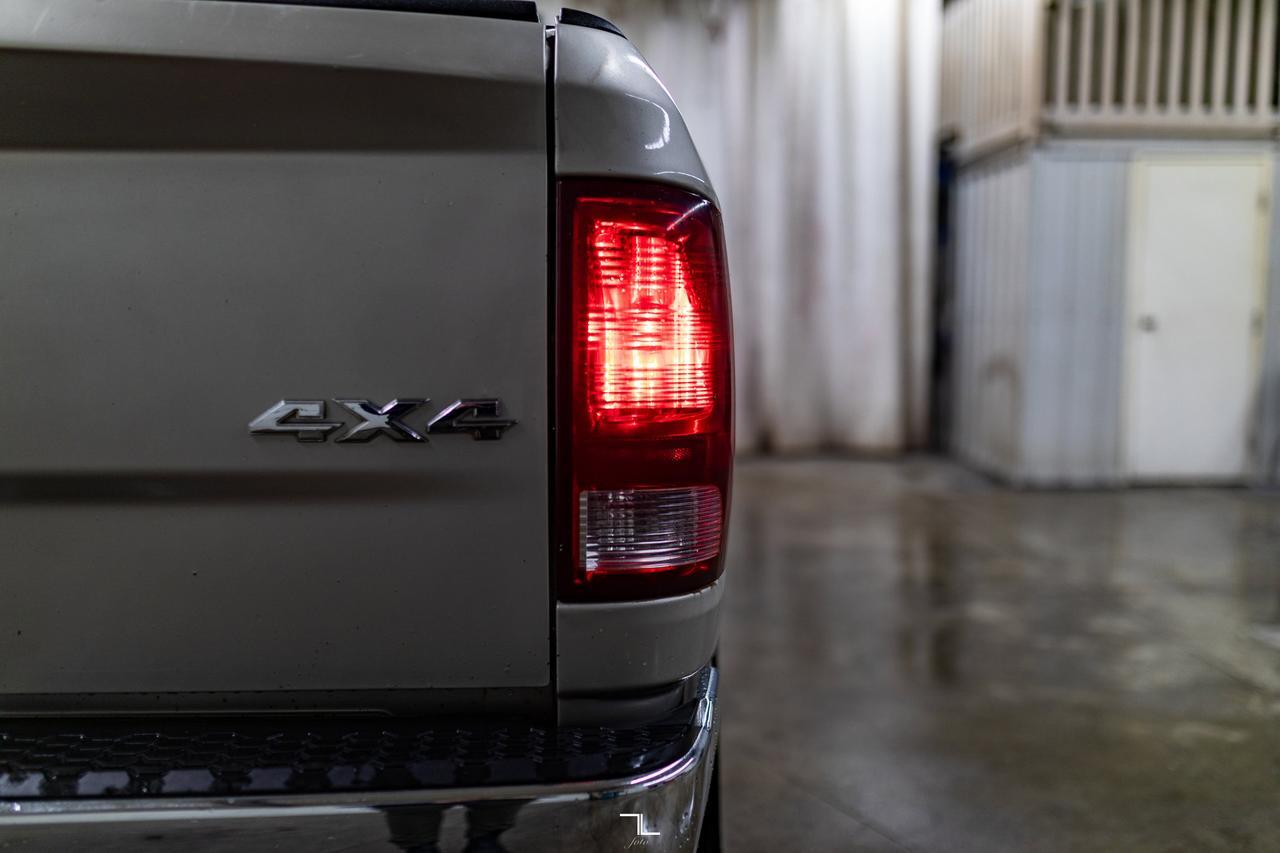 2010 Dodge Ram 2500 4x4 Crew Cab ST HEMI Red Deer AB