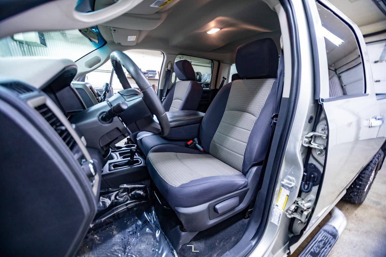 2010 Dodge Ram 2500 4x4 Crew Cab ST HEMI Red Deer AB