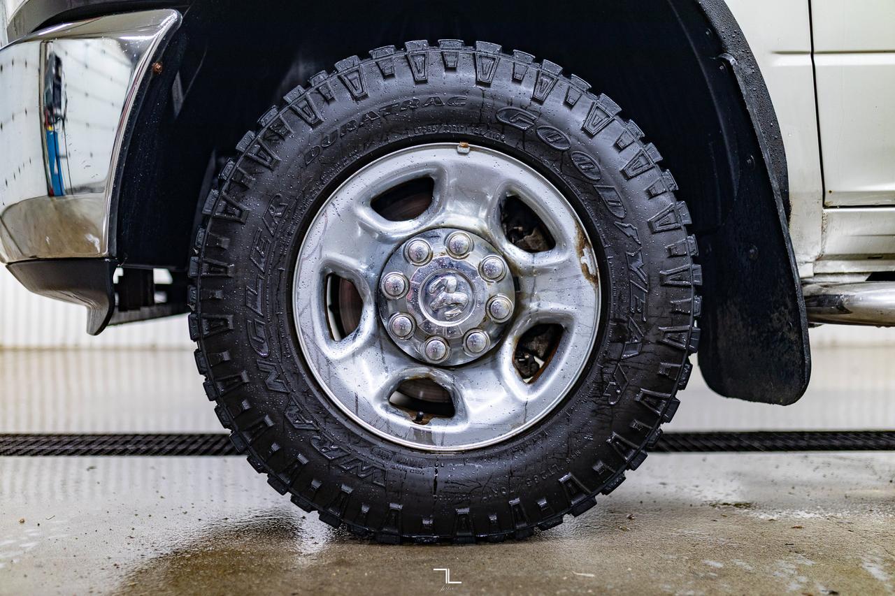 2010 Dodge Ram 2500 4x4 Crew Cab ST HEMI Red Deer AB