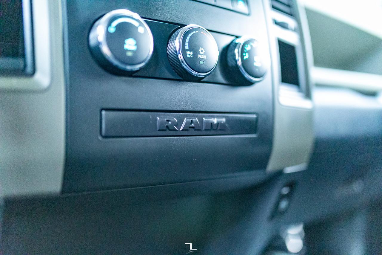 2010 Dodge Ram 2500 4x4 Crew Cab ST HEMI Red Deer AB