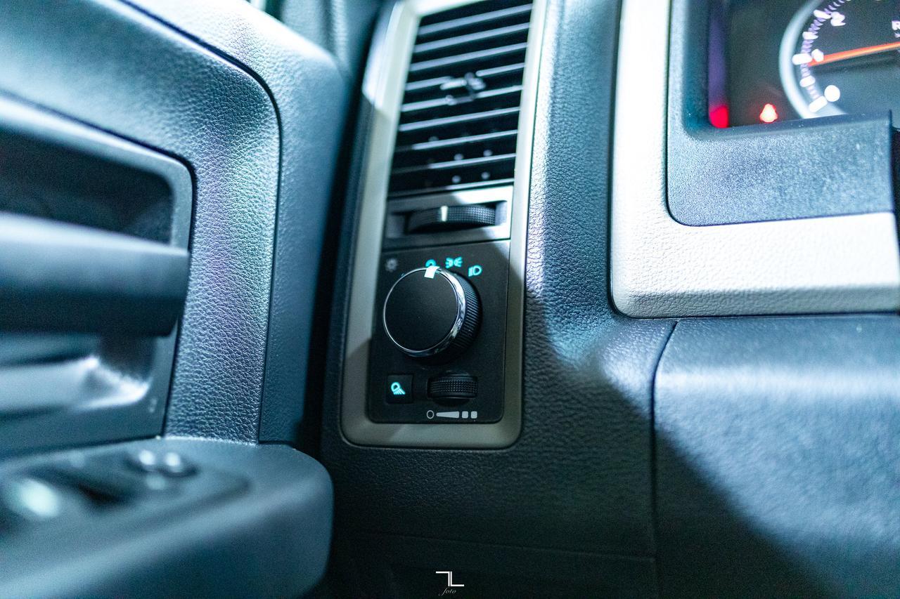 2010 Dodge Ram 2500 4x4 Crew Cab ST HEMI Red Deer AB