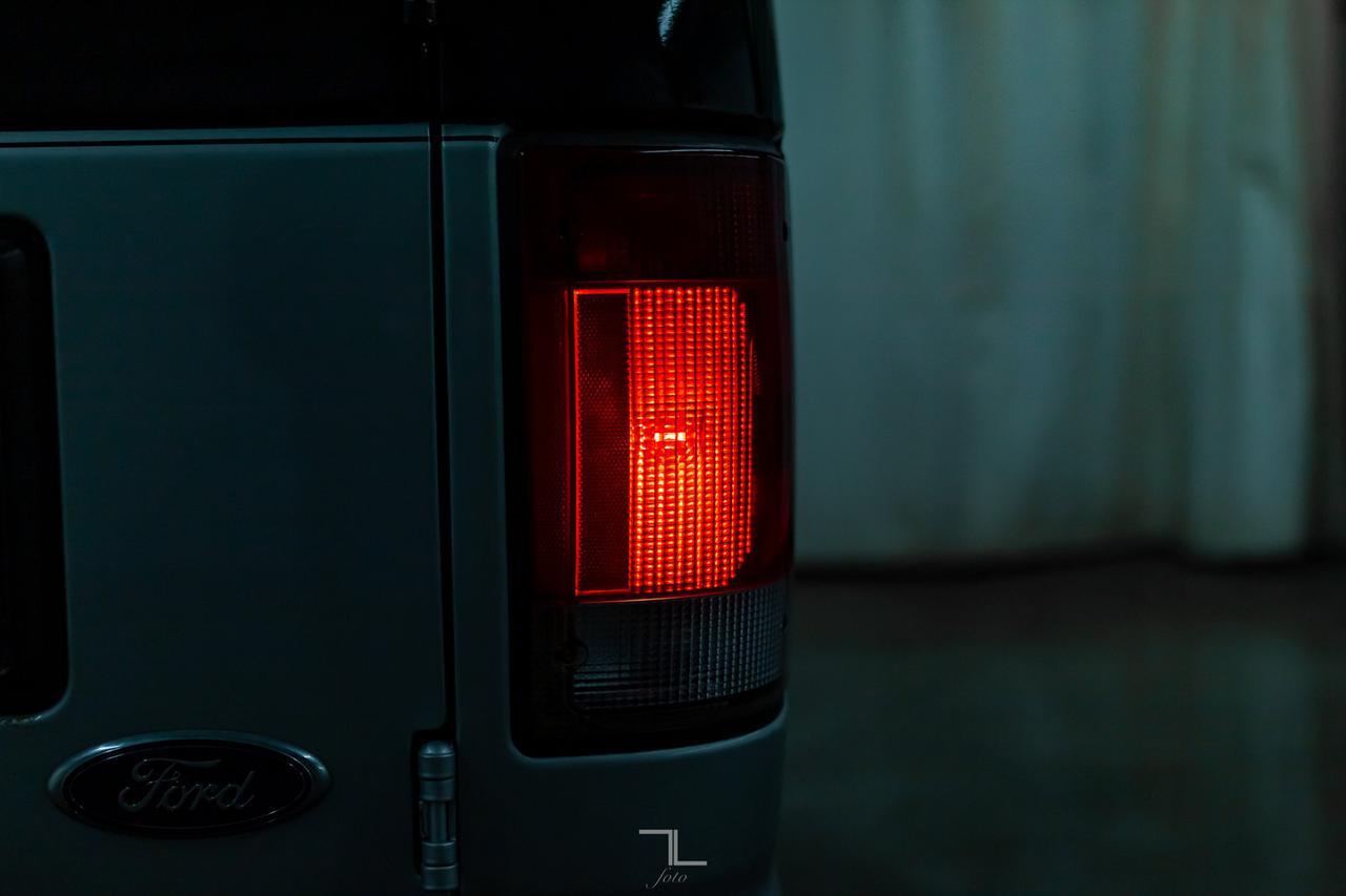 2010 Ford E-350 Extended XLT 15 Passenger Red Deer AB