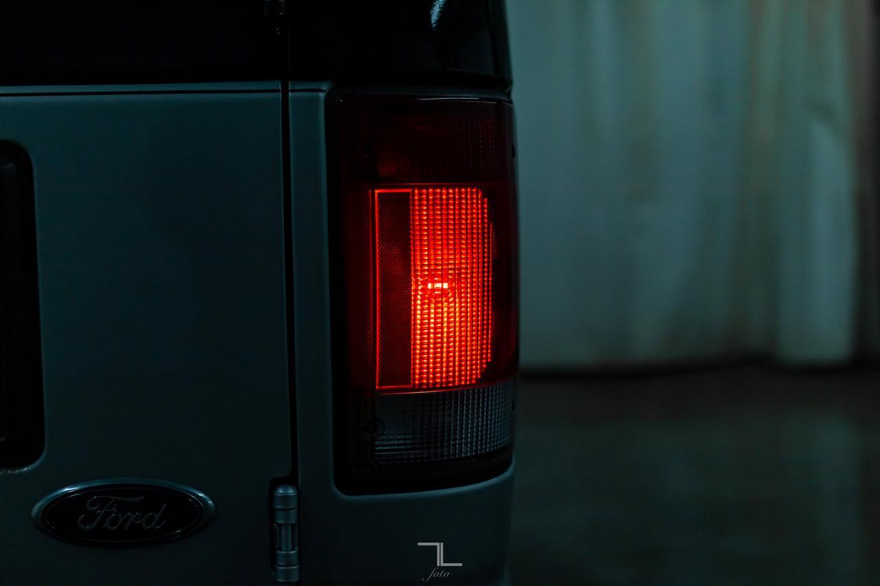 2010 Ford E-350 Extended XLT 15 Passenger Red Deer AB